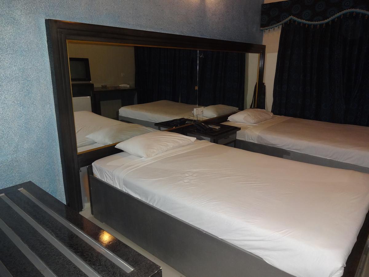 Hotel Sky Towers Karaczi Zewnętrze zdjęcie